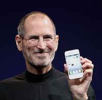 Steve Jobs retires as CEO of Apple